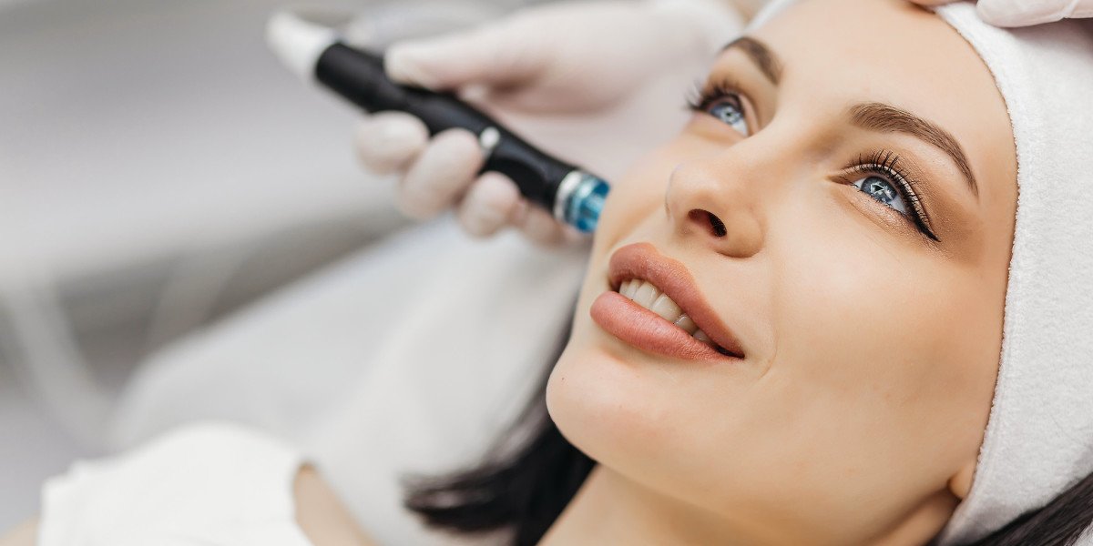 Hydrafacial vs. Traditional Facials: Which Is Right for You?